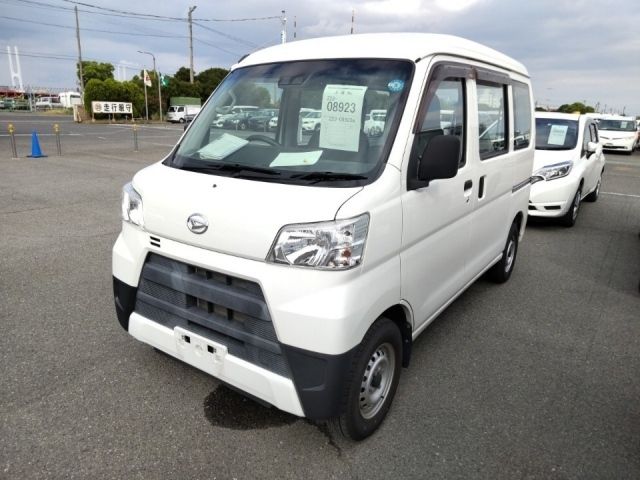 8923 Daihatsu Hijet van S321V 2019 г. (LUM Kobe Nyusatsu)